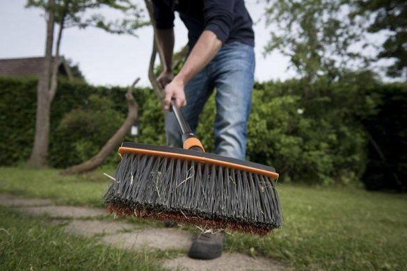Садова щітка Fiskars QuikFit 1001417