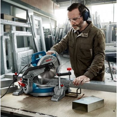 Торцювальна пилка Bosch GCM 216 (0601B33000)