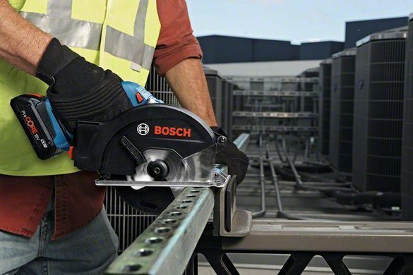 Акумуляторна циркулярна пилка BOSCH GKM 18V-50 (06016B8002) (L-Boxx)
