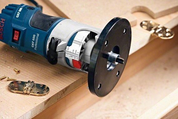 Фрезер кромочный Bosch GKF 600 KIT