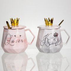 Набір парних порцелянових чашок Queen&King 2 (шт) по 400 (мл) чашки на подарунок із кришкою та ложкою FM-30, Разные цвета