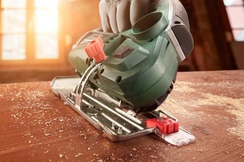 Міні-ланцюгова пилка Bosch AdvancedCut 50 (06033C8120)