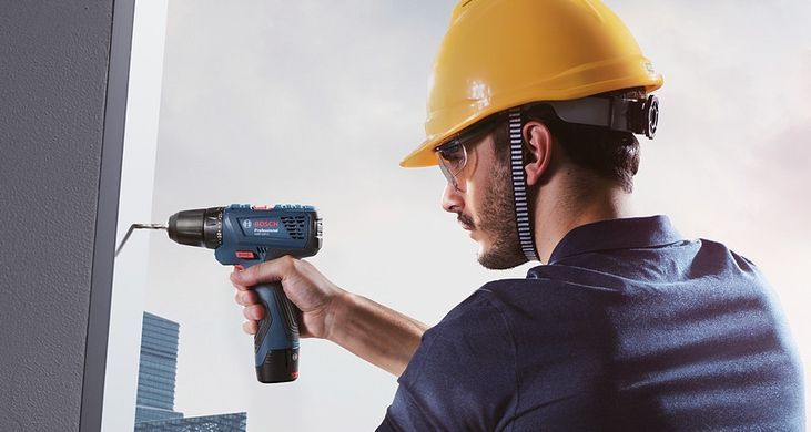 Отбойный молоток Bosch GSH 11 E + Аккумуляторная дрель-шуруповерт Bosch GSR 120-LI Professional (0611316708А)