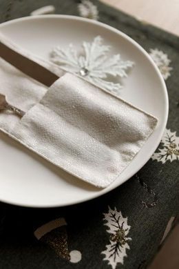 Святковий чохол для приладiв Перлина White, Білий, 20 см