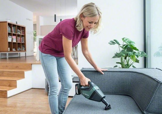 Аккумуляторный пылесос Bosch UniversalVac 18 без АКБ (06033B9100)