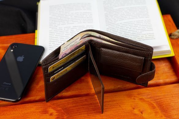 Коричневое мужское портмоне из натуральной кожи с фиксацией ST Leather ST103