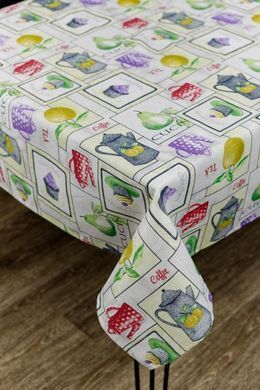 Скатерть на стол CUPCAKE фиолетовая 180х136 см