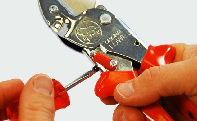 Секатор з наковаленкою LOWE Original 2.107