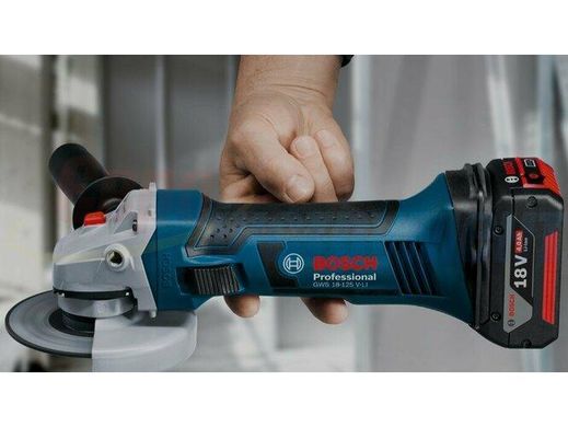 Аккумуляторная углошлифовальная машина Bosch GWS 18V-LI + GBA 18 В 4.0 Aч + GAL 18V-40 (0615990L6G)