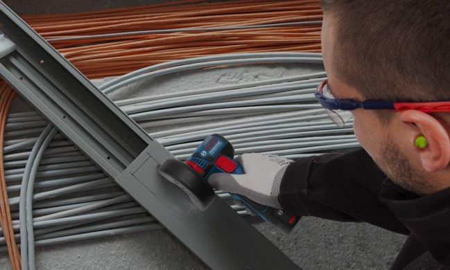 Акумуляторна кутова шліфувальна машина Bosch GWS 12V-76 + 1 x акумуляторна батарея GBA 12V 2.0Ah (0615990M3E)