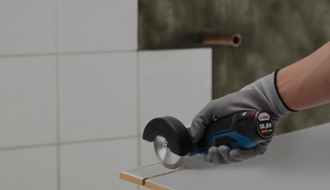 Акумуляторна кутова шліфувальна машина Bosch GWS 12V-76 + 1 x акумуляторна батарея GBA 12V 2.0Ah (0615990M3E)